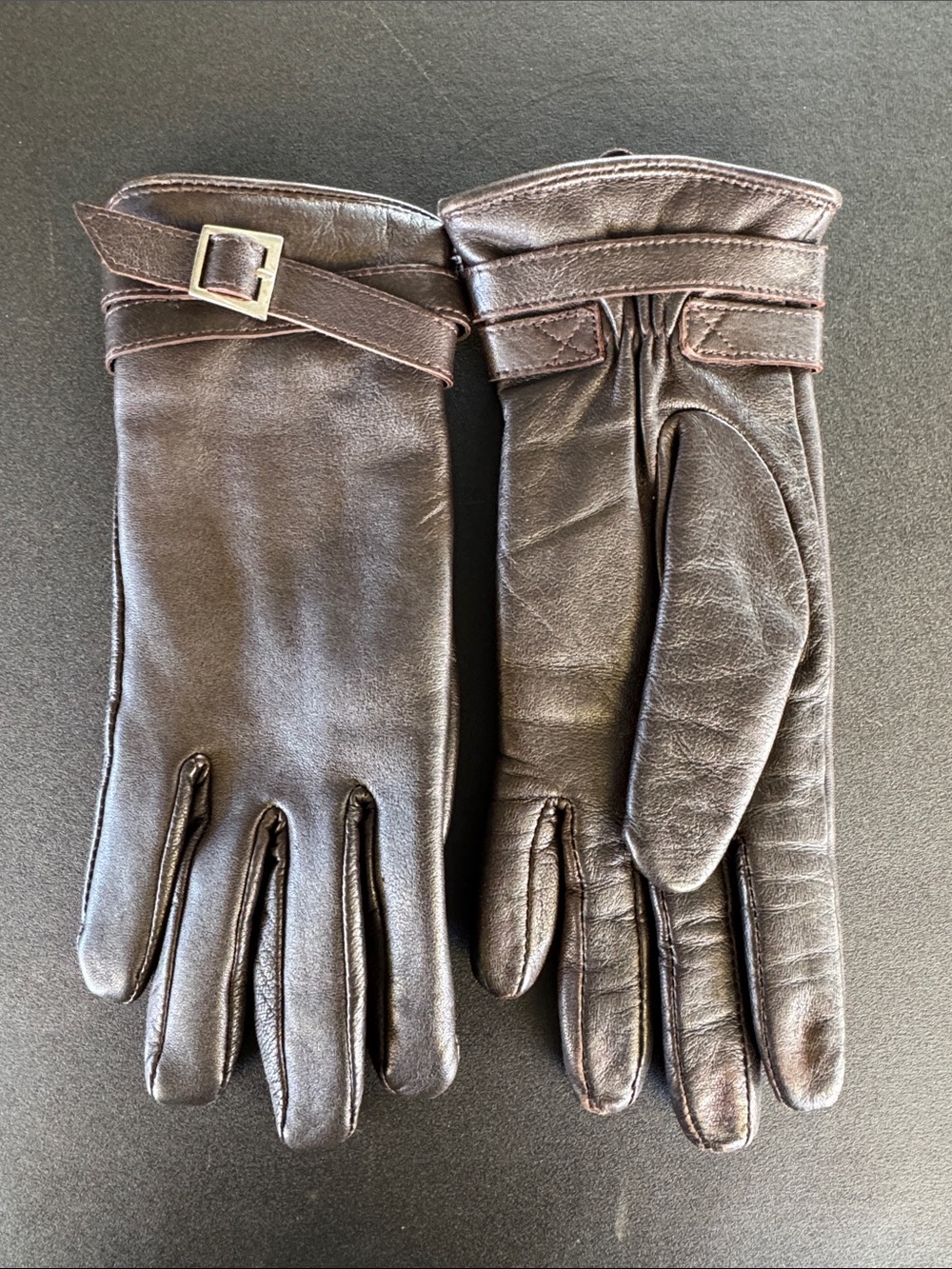 3M Thinsulate Women's Brown Leather Gloves with Buckle Accent